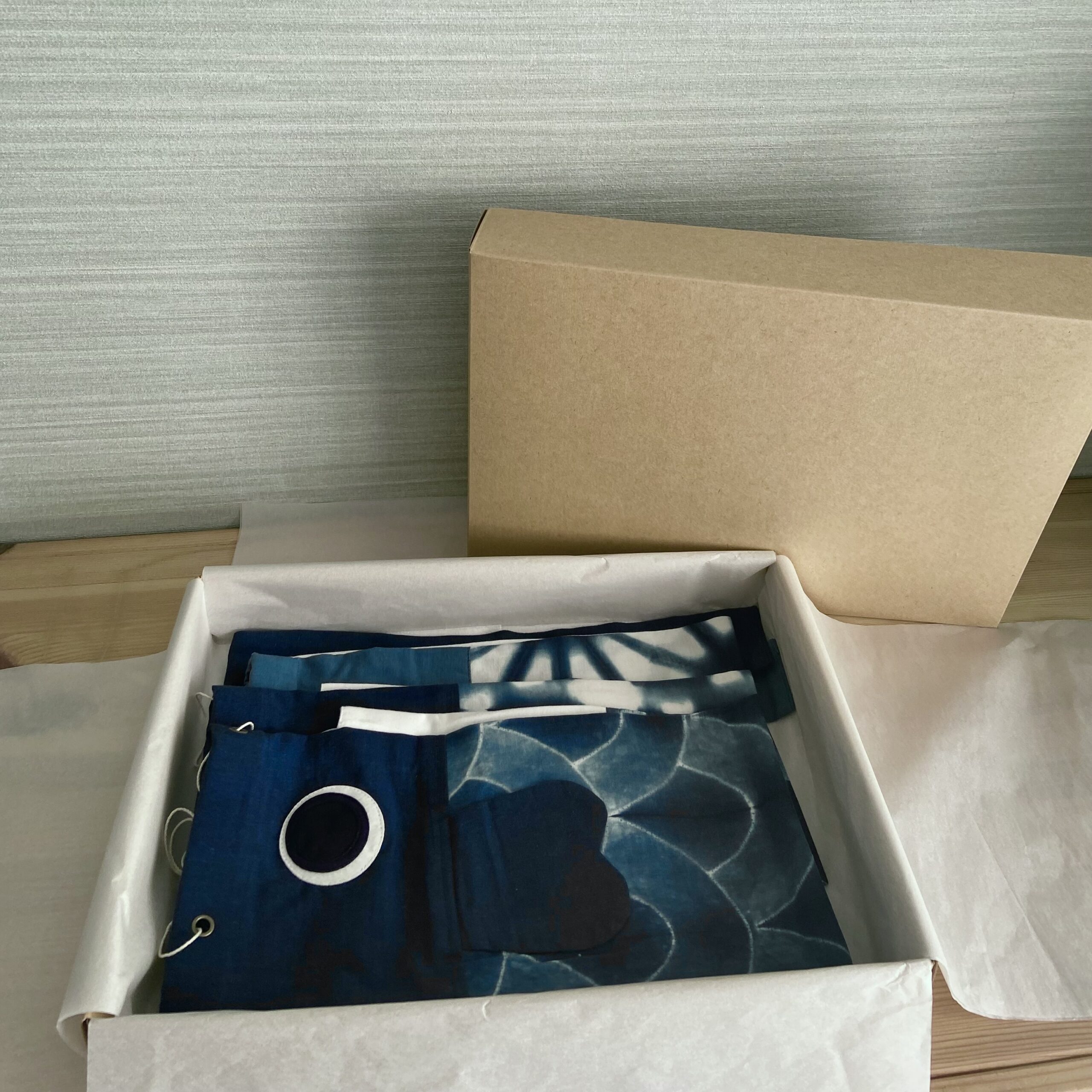 2026年分《受注生産》手染め 小さめサイズ藍染め鯉のぼり4点セット 端午の節句 - 画像 (34)